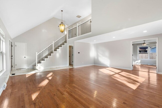 Foto del edificio - 3 Bedroom | 2.5 Bathroom | 2 Car Garage | Springfield MO | Fenced Back Yard | 2 Living Areas | Qu...
