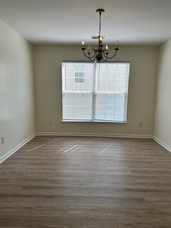 Foto del edificio - 735 Cottontail Ct S