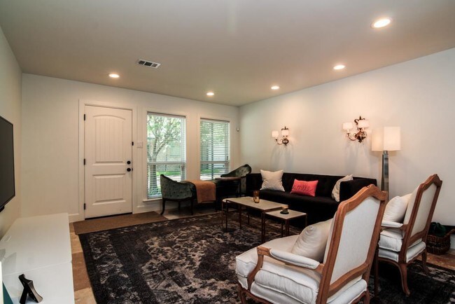 Foto del edificio - 5631 Winsome Ln
