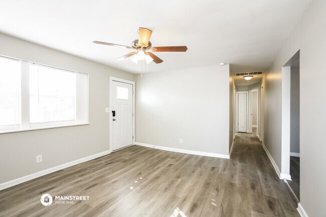 Foto del edificio - 24180 Hinesley Rd