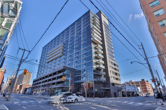 Building Photo - 320 Richmond St E