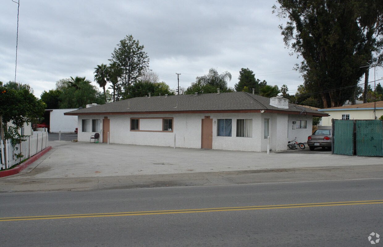 Foto del edificio - 158-160 W Los Angeles Dr