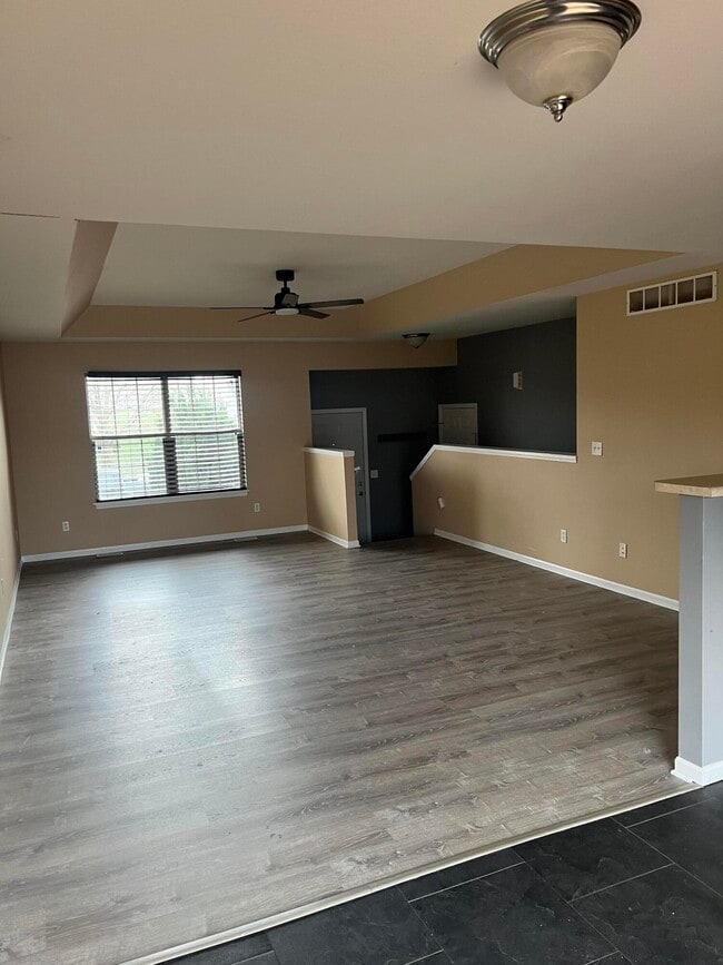 Building Photo - 3413 Zinnia Dr