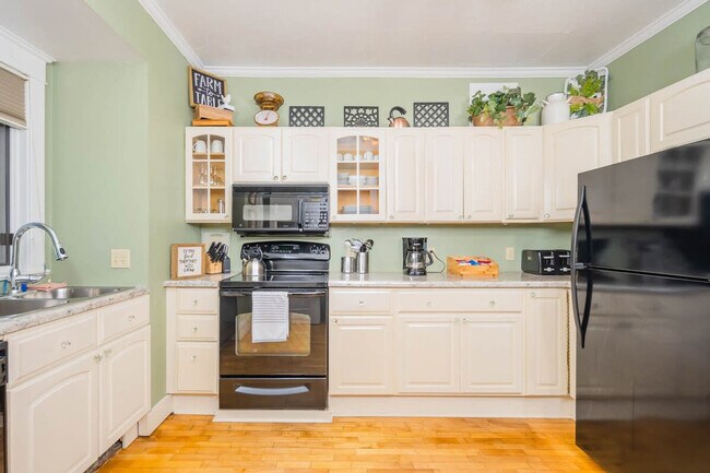 Foto del edificio - 609 S State St