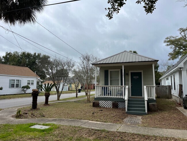 Foto del edificio - Furnished Downtown Mid Term Rental near East Hill