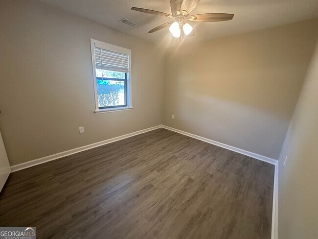 Foto del edificio - 107 Jay Ln