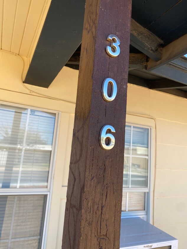 Primary Photo - 306 E 31st St