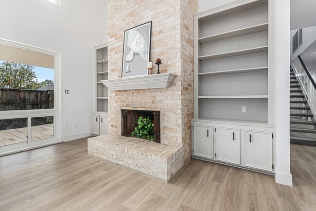 Building Photo - 4334 Lake Grove Dr