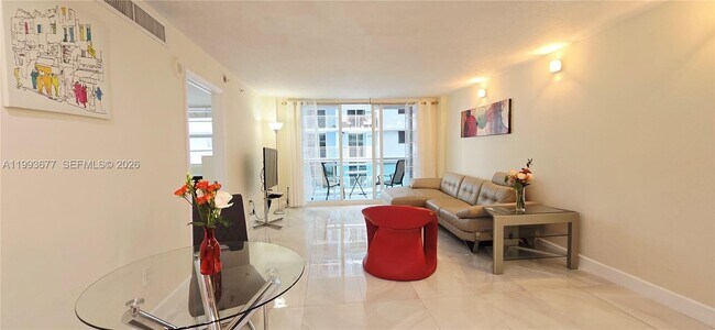 Foto del edificio - 6917 Collins Ave