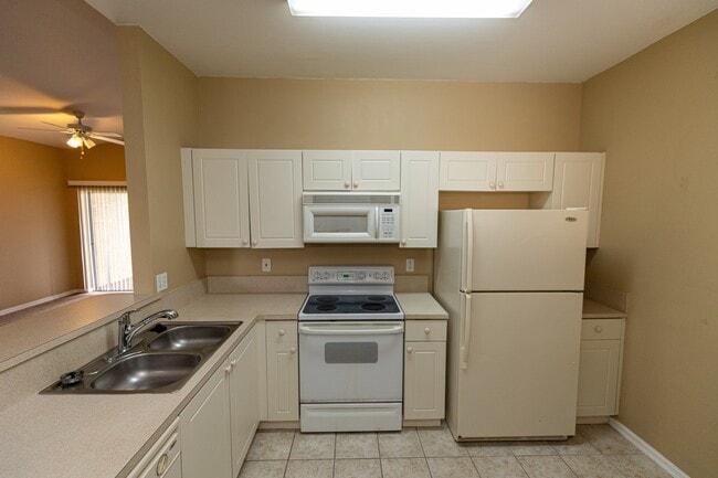 Building Photo - 4275 Bellasol Cir