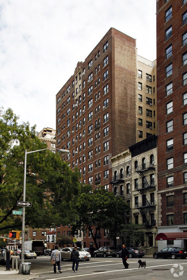 Building Photo - 710 W End Ave