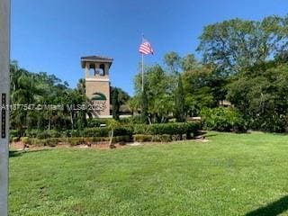 Primary Photo - 204 Palm Cir E