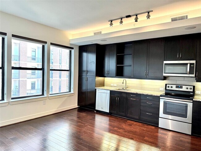 Foto del edificio - 2303 Mid Ln