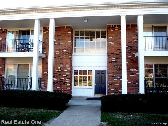 Building Photo - 480 Fox Hills Dr S