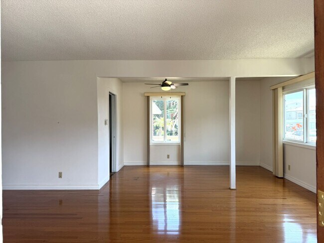 Foto del edificio - 836-836 W 25th St