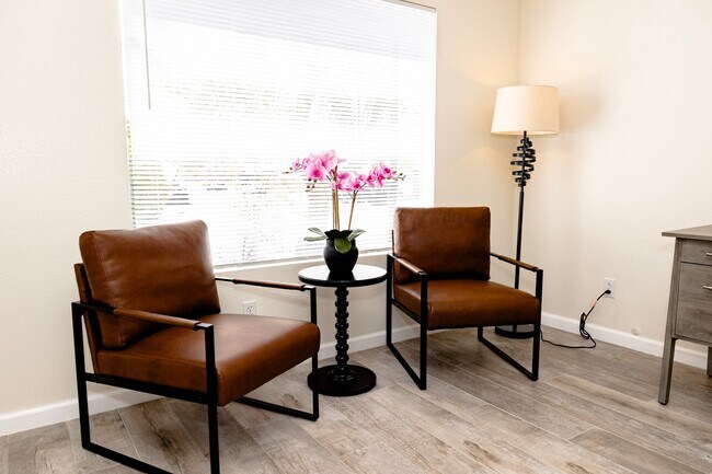 Foto del edificio - 5404 Lonesome Biker Ln