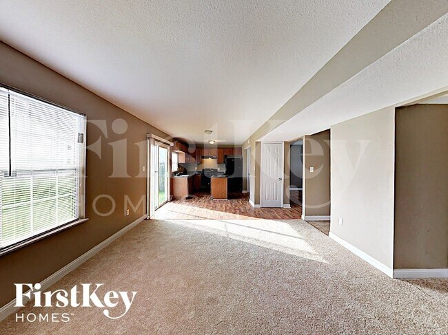 Building Photo - 3944 Hornickel Dr