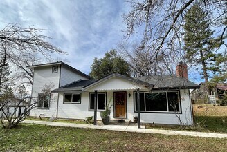 Building Photo - 5979 Meadow Ln
