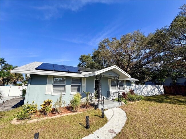 Building Photo - 3295 Adrian Ave