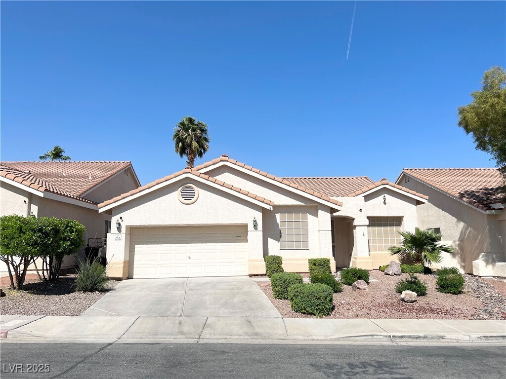 Foto principal - 258 Whitewater Village Ct
