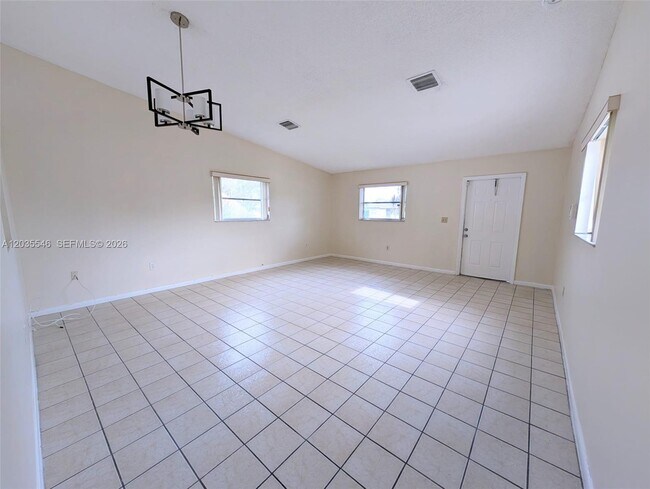 Foto del edificio - 15945 SW 304th St
