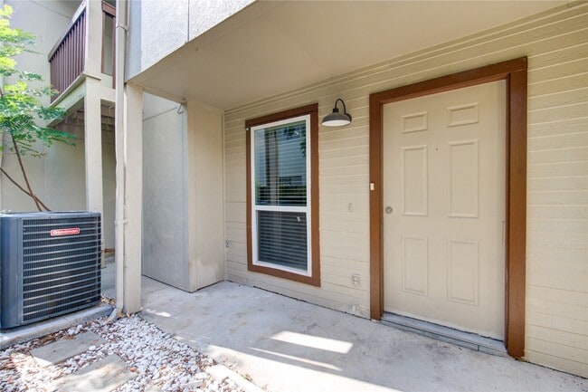 Foto del edificio - 3929 Tanglewilde St