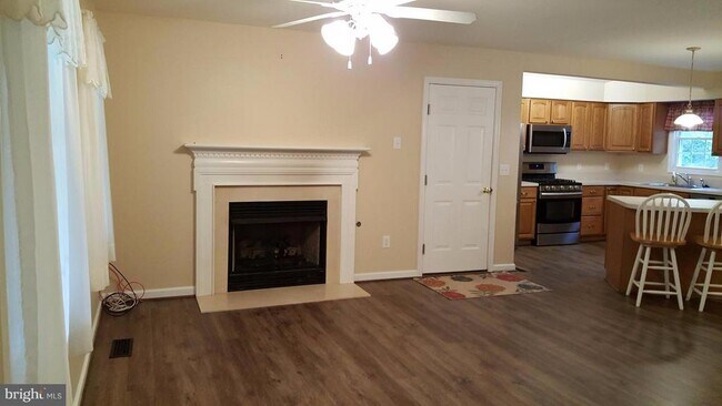 Building Photo - 176 Edgewood Dr