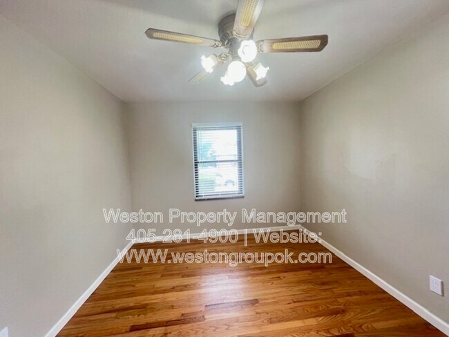Foto del edificio - 3912 NW 56th St
