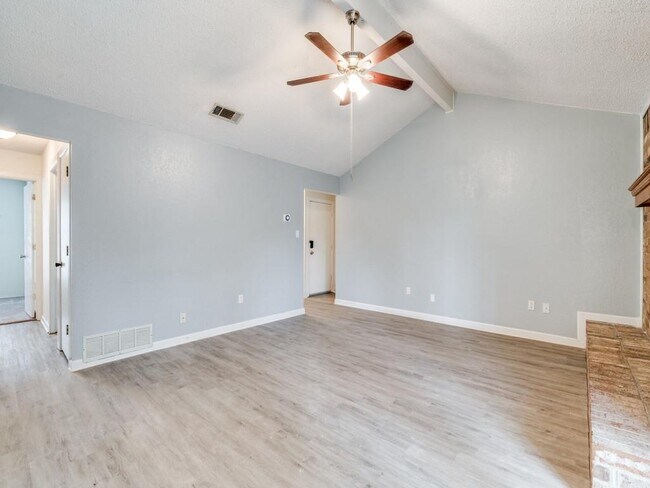 Foto del edificio - 6001 Old Mill Ct