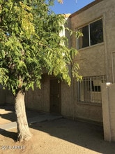 Building Photo - 4623 E Southgate Ave