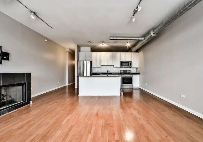 Building Photo - 1200 W Monroe St