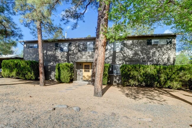 Building Photo - 278 S Hardin St