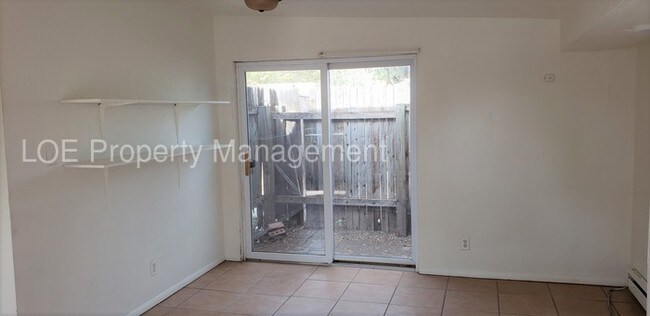 Building Photo - 2128 Coal Ave Se, Apt D