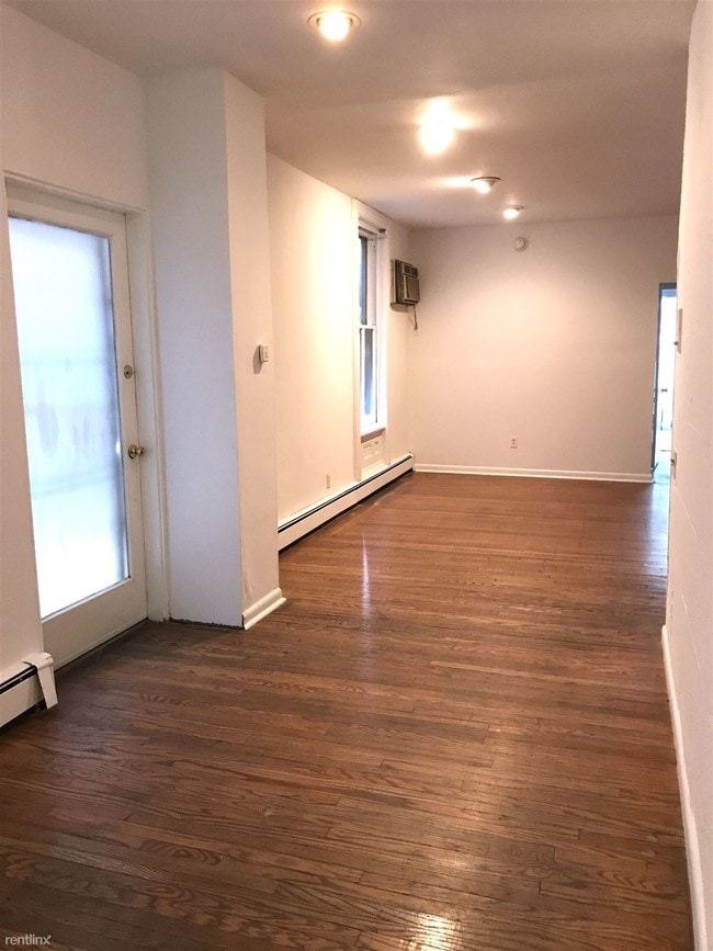 Building Photo - 2315 Delancey Pl