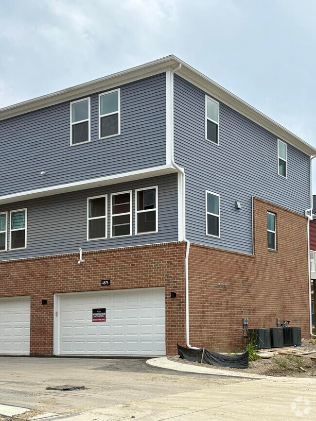 Building Photo - 4875 Ludlow Ln