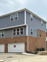 Building Photo - 4875 Ludlow Ln