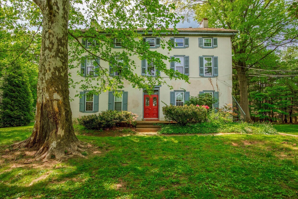 Primary Photo - 1138 E Schuylkill Rd