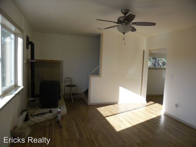 Building Photo - 4426 Williams Valley Rd