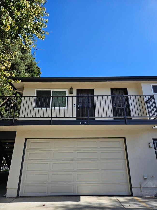 Building Photo - 1107 Carlsbad Pl