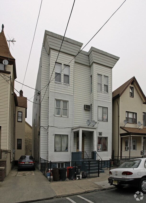 Primary Photo - 540 28th St