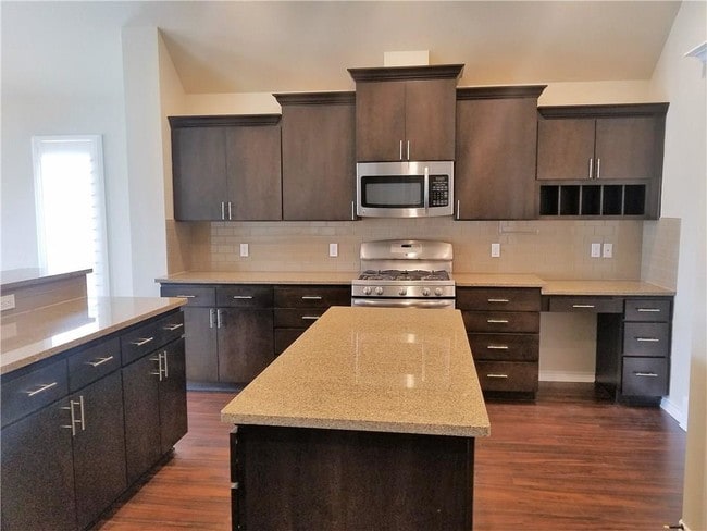 Building Photo - 7634 Rancho Vista Blvd W