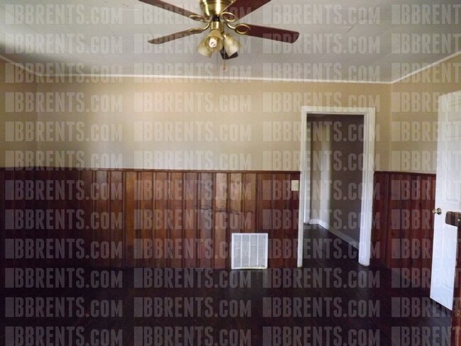 Building Photo - 1618 Sheridan Ave 3BR/1.5BA (Middletown)