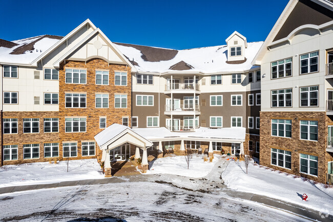 Entrance - Applewood Pointe at Mississippi Crossings