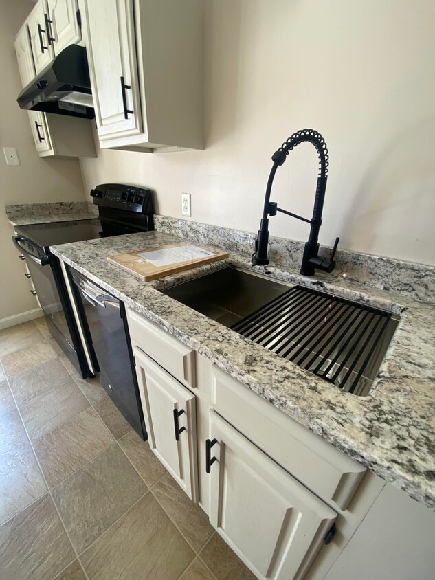 Kitchen - 19 Baxter Woods Trail
