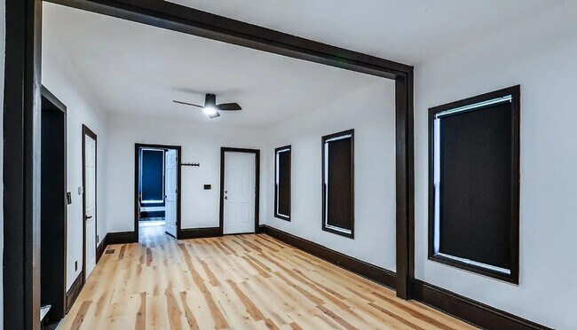 Foto del edificio - 2173 E 73rd St