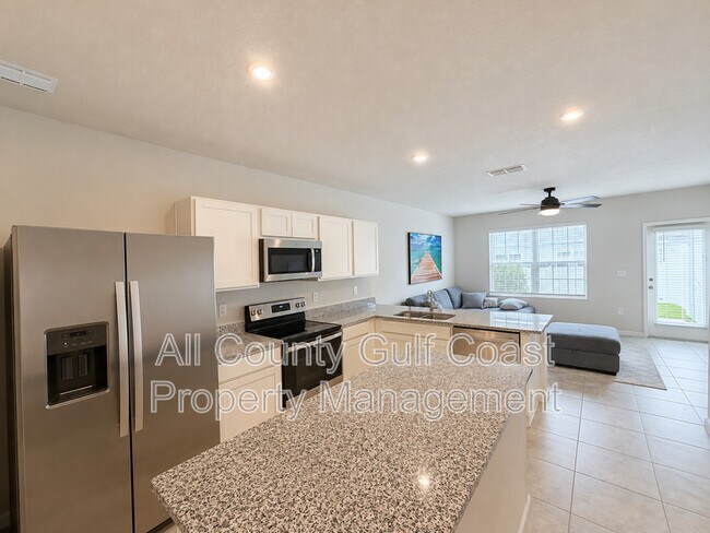 Foto del edificio - 14273 Crimson Ave