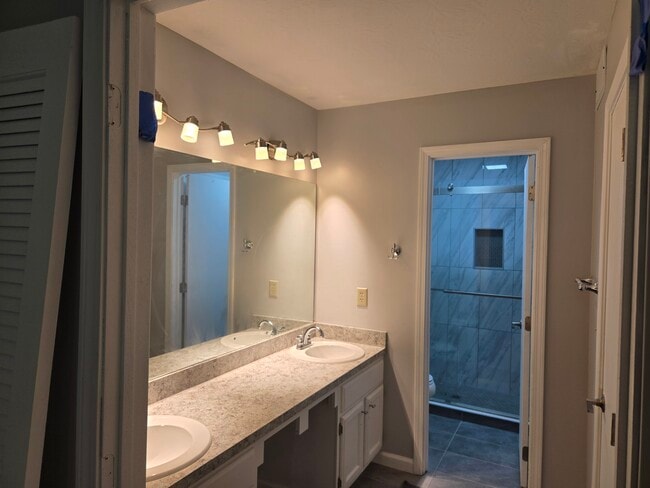 Master Bath - 4932 Drayton Rd