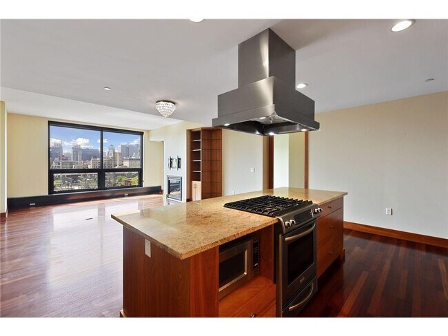 Foto del edificio - 222 2nd St SE