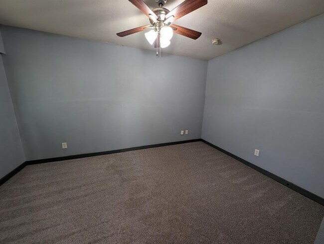 Building Photo - 4604 N Trenton Ave