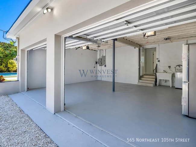 Foto del edificio - 565 NE 105th St